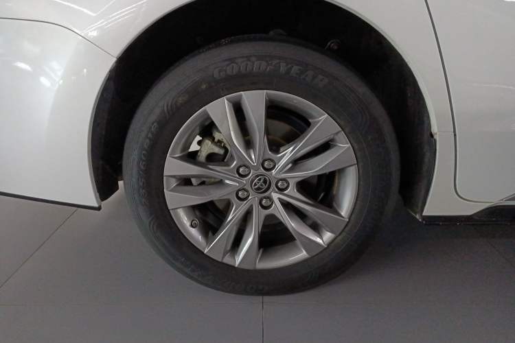 Used Toyota SIENNA 2021 2.5L Hybrid Platinum Edition Exterior 8