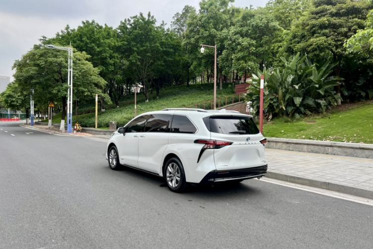 Used Toyota SIENNA 2021 2.5L Hybrid Ultimate Edition Exterior 8