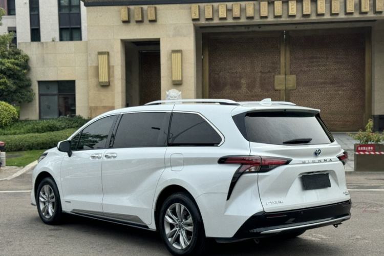Used Toyota SIENNA 2021 2.5L Hybrid Platinum Edition Exterior 8