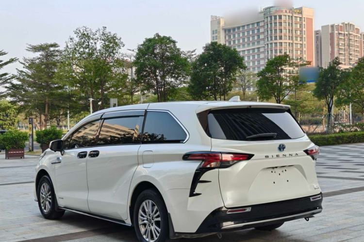Used Toyota SIENNA 2021 2.5L Hybrid Premium Edition Exterior 9
