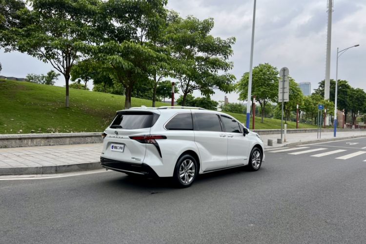 Used Toyota SIENNA 2021 2.5L Hybrid Ultimate Edition Exterior 9