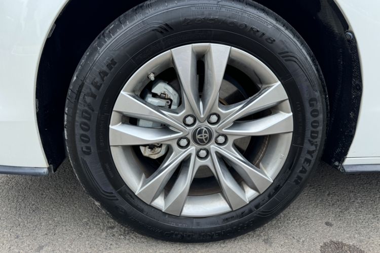 Used Toyota SIENNA 2021 2.5L Hybrid Platinum Edition Exterior 9
