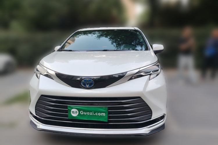 Used Toyota SIENNA 2021 2.5L Hybrid Premium Edition Front