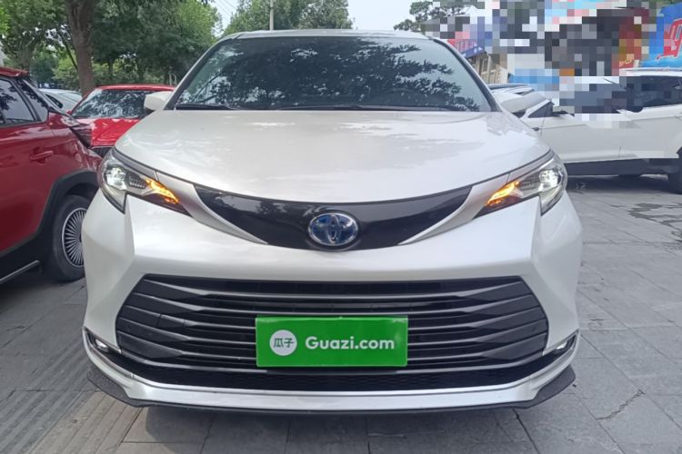 Used Toyota SIENNA 2021 2.5L Hybrid Luxury Edition Front