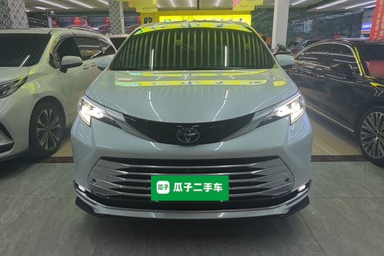 Used Toyota SIENNA 2021 2.5L Hybrid Platinum Edition Front