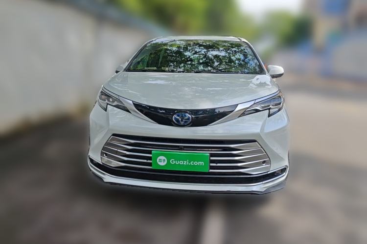Used Toyota SIENNA 2021 2.5L Hybrid Platinum Edition Front