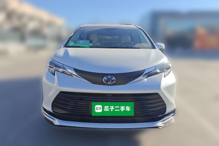 Used Toyota SIENNA 2021 2.5L Hybrid Comfort Edition Front