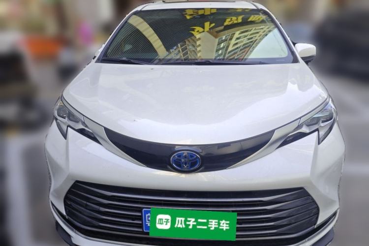 Used Toyota SIENNA 2021 2.5L Hybrid Premium Edition Front