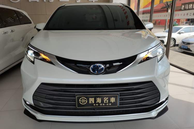 Used Toyota SIENNA 2021 2.5L Hybrid Premium Edition Front