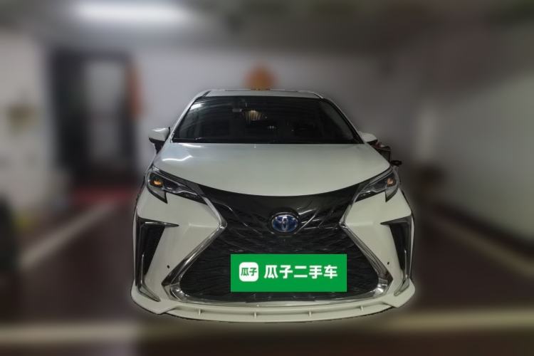 Used Toyota SIENNA 2021 2.5L Hybrid Comfort Edition Front
