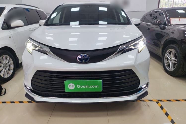 Used Toyota SIENNA 2021 2.5L Hybrid Comfort Edition Front