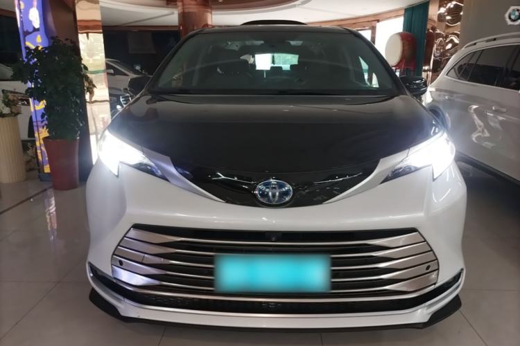 Used Toyota SIENNA 2021 2.5L Hybrid Luxury Edition Front