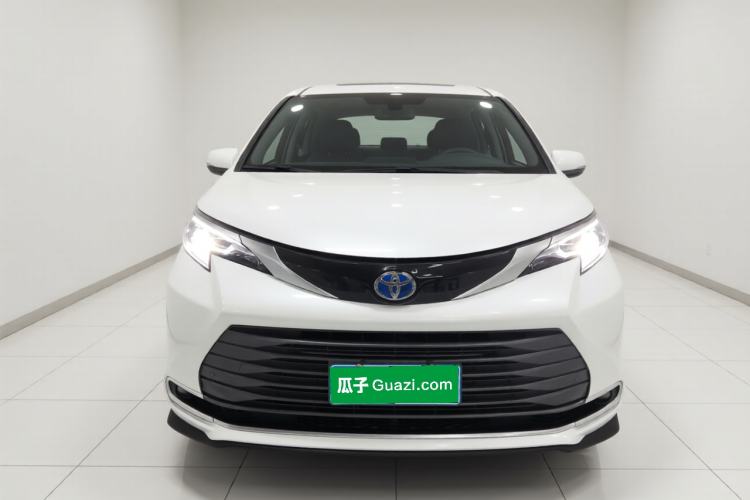 Used Toyota SIENNA 2021 2.5L Hybrid Premium Edition Front