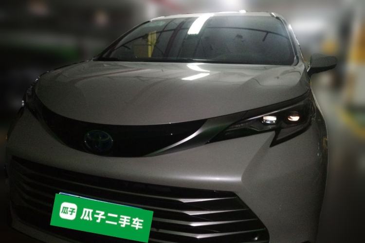 Used Toyota SIENNA 2021 2.5L Hybrid Platinum Edition Front