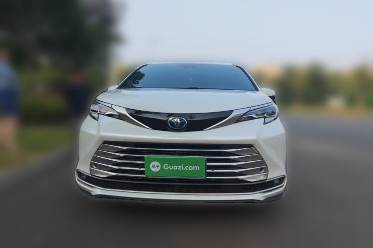 Used Toyota SIENNA 2021 2.5L Hybrid Platinum Edition Front