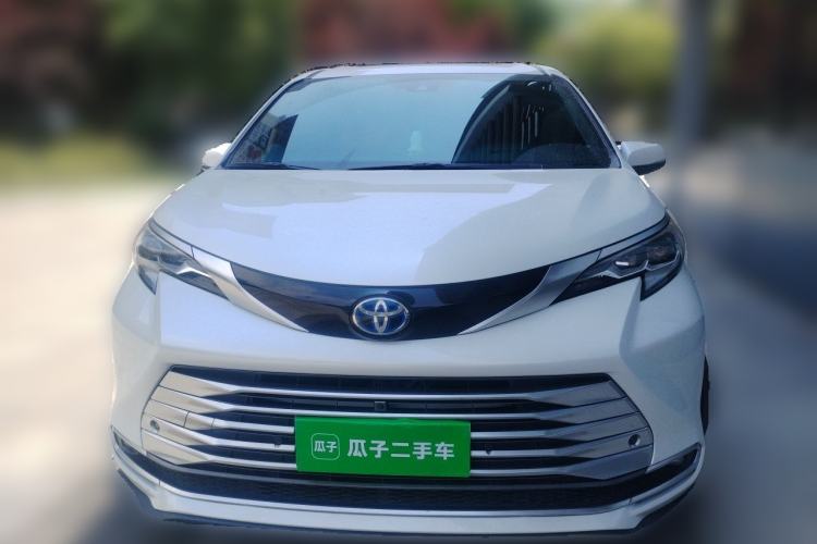 Used Toyota SIENNA 2021 2.5L Hybrid Platinum Edition Front