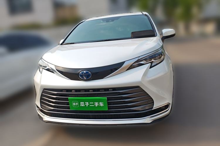Used Toyota SIENNA 2021 2.5L Hybrid Premium Edition Front