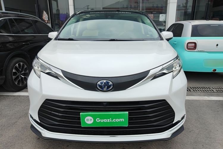 Used Toyota SIENNA 2021 2.5L Hybrid Comfort Edition Front