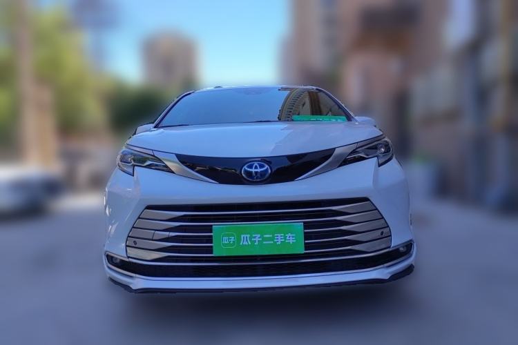 Used Toyota SIENNA 2021 2.5L Hybrid Premium Edition Front