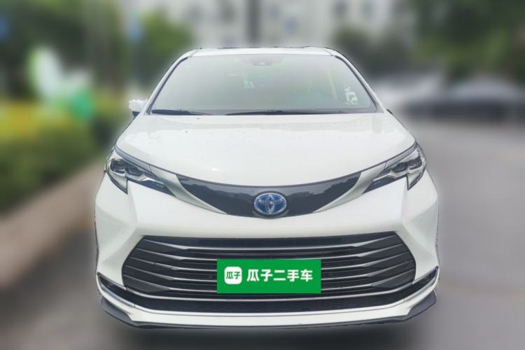 Used Toyota SIENNA 2021 2.5L Hybrid Luxury Edition Front