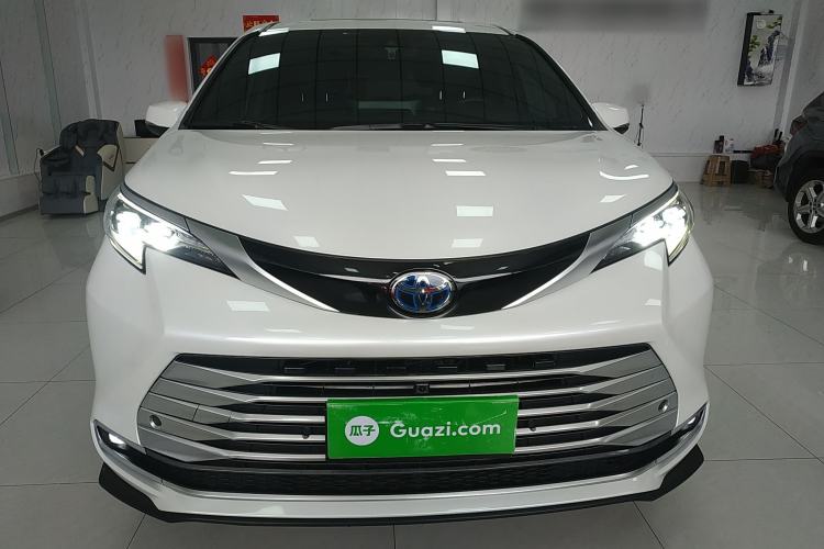 Used Toyota SIENNA 2021 2.5L Hybrid Platinum Edition Front