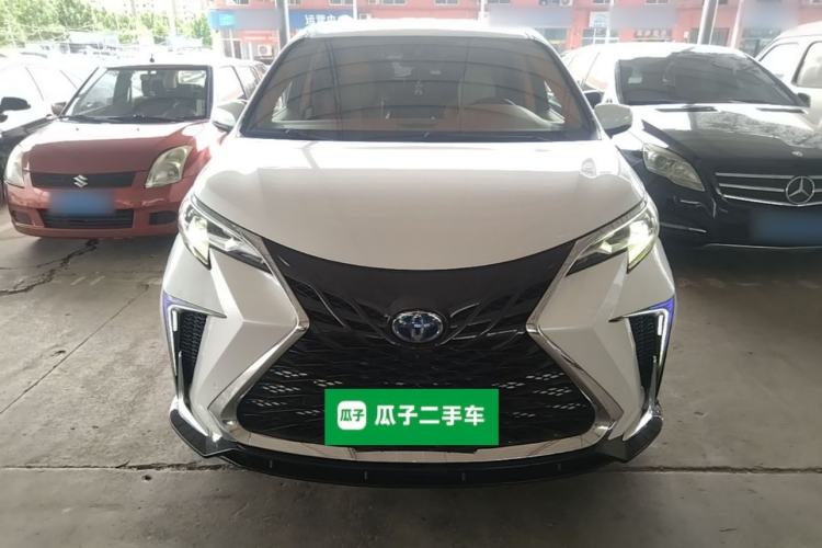 Used Toyota SIENNA 2021 2.5L Hybrid Comfort Edition Front