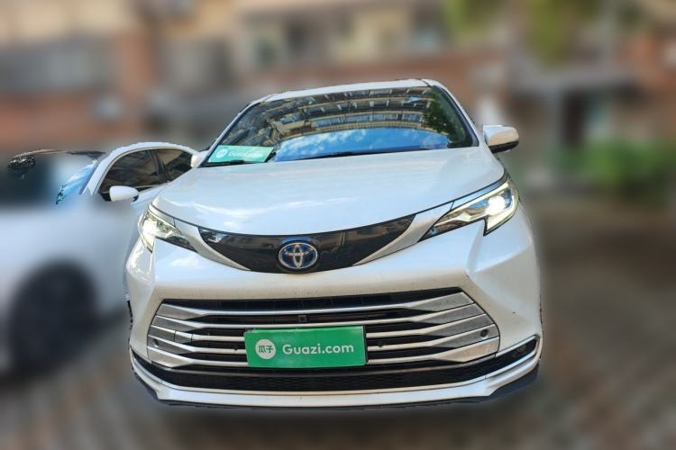 Used Toyota SIENNA 2021 2.5L Hybrid Platinum Edition Front