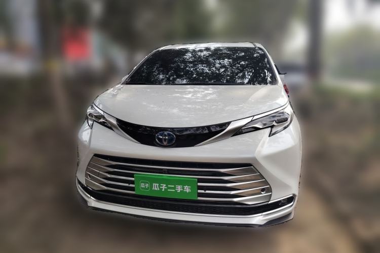 Used Toyota SIENNA 2021 2.5L Hybrid Platinum Edition Front