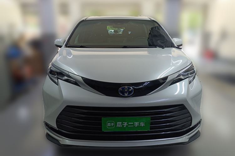 Used Toyota SIENNA 2021 2.5L Hybrid Premium Edition Front