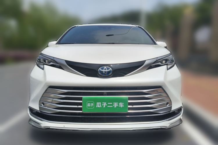 Used Toyota SIENNA 2021 2.5L Hybrid Platinum Edition Front