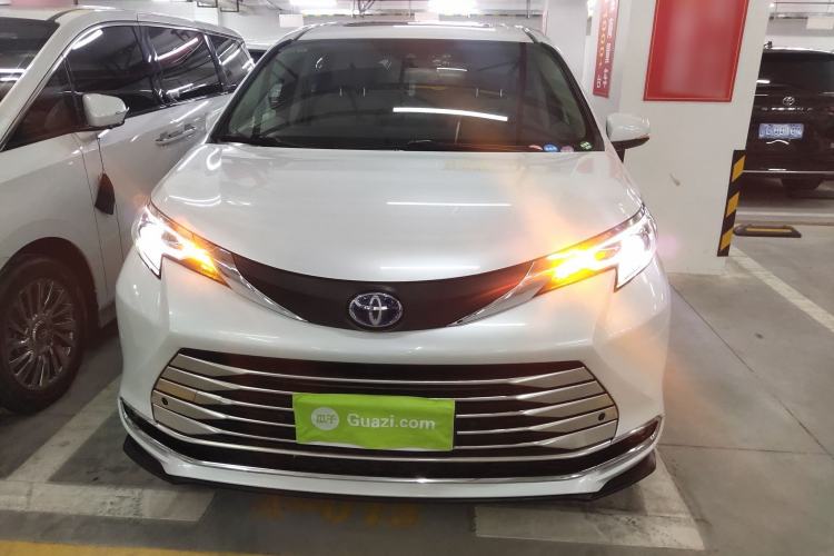 Used Toyota SIENNA 2021 2.5L Hybrid Comfort Edition Front