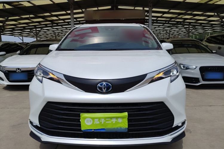 Used Toyota SIENNA 2021 2.5L Hybrid Comfort Edition Front