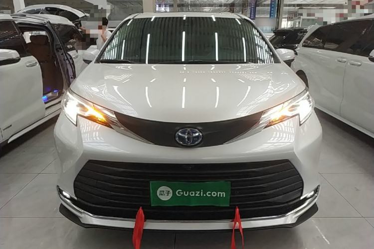 Used Toyota SIENNA 2021 2.5L Hybrid Comfort Edition Front