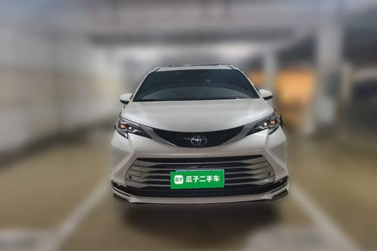 Used Toyota SIENNA 2021 2.5L Hybrid Platinum Edition Front