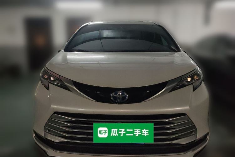 Used Toyota SIENNA 2021 2.5L Hybrid Platinum Edition Front