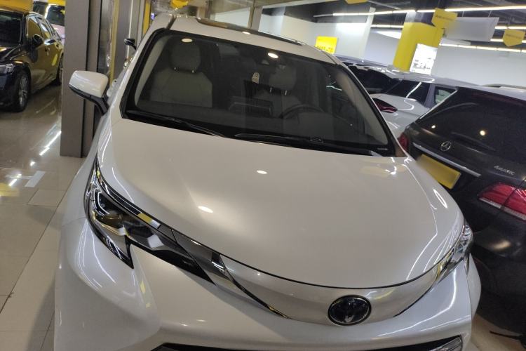 Used Toyota SIENNA 2021 2.5L Hybrid Comfort Edition Front