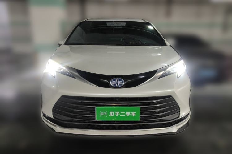 Used Toyota SIENNA 2021 2.5L Hybrid Premium Edition Front