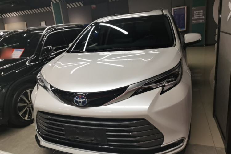 Used Toyota SIENNA 2021 2.5L Hybrid Ultimate Edition Front