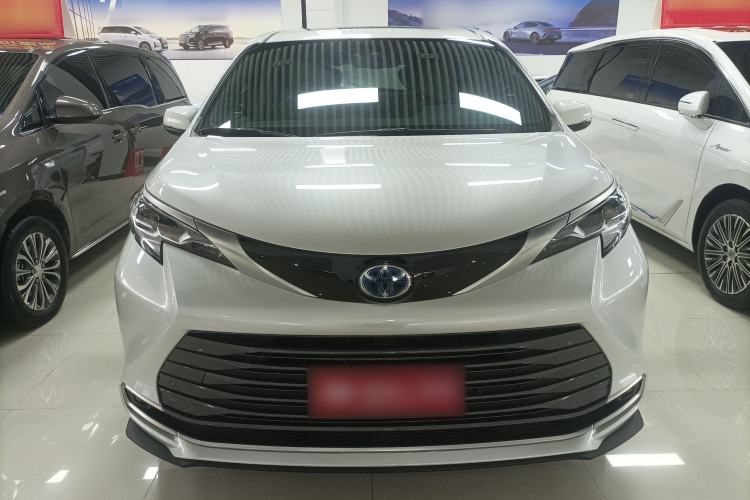 Used Toyota SIENNA 2021 2.5L Hybrid Premium Edition Front