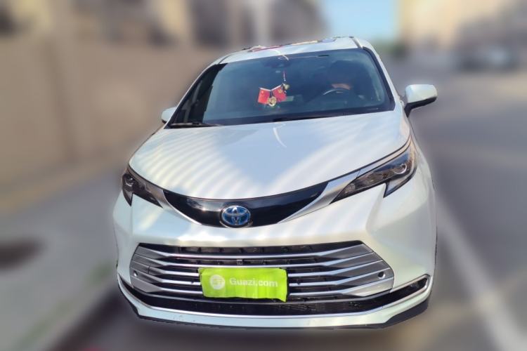Used Toyota SIENNA 2021 2.5L Hybrid Platinum Edition Front