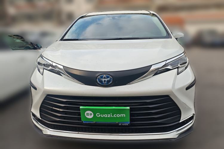 Used Toyota SIENNA 2021 2.5L Hybrid Comfort Edition Front