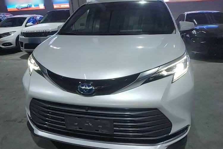 Used Toyota SIENNA 2021 2.5L Hybrid Ultimate Edition Front