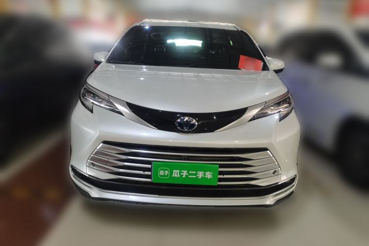 Used Toyota SIENNA 2021 2.5L Hybrid Platinum Edition Front
