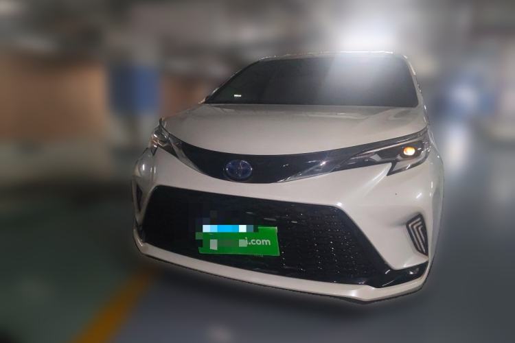 Used Toyota SIENNA 2021 2.5L Hybrid Comfort Edition Front