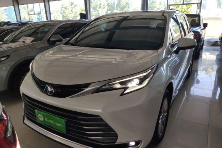 Used Toyota SIENNA 2021 2.5L Hybrid Premium Edition Front