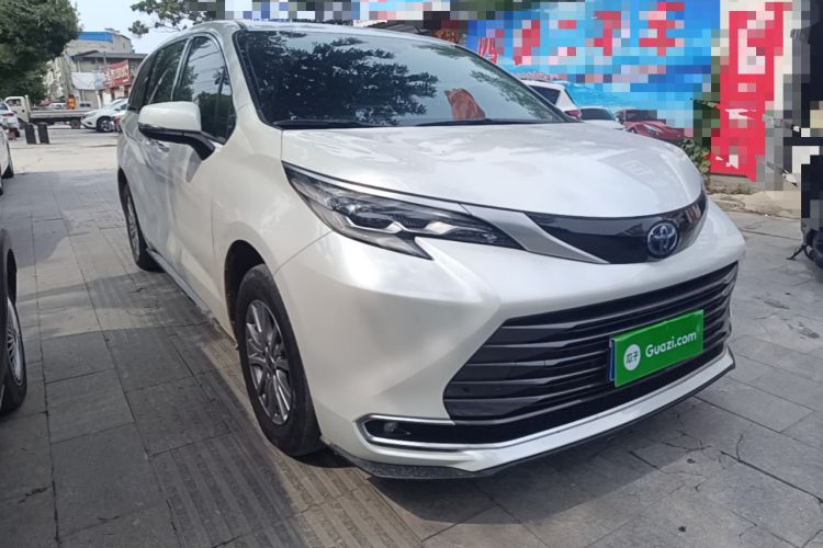 Used Toyota SIENNA 2021 2.5L Hybrid Luxury Edition Front Right 45 Deg