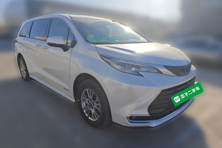 Used Toyota SIENNA 2021 2.5L Hybrid Comfort Edition Front Right 45 Deg