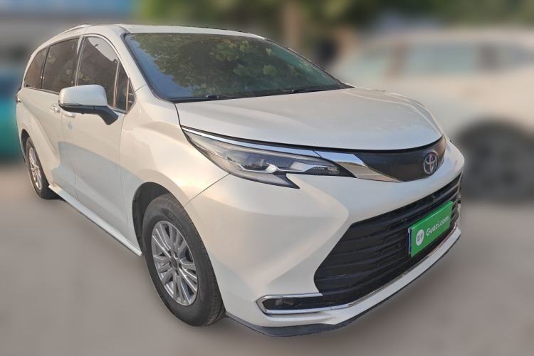 Used Toyota SIENNA 2021 2.5L Hybrid Luxury Welfare Edition Front Right 45 Deg