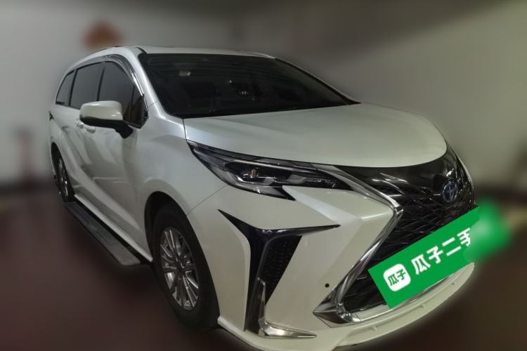Used Toyota SIENNA 2021 2.5L Hybrid Comfort Edition Front Right 45 Deg