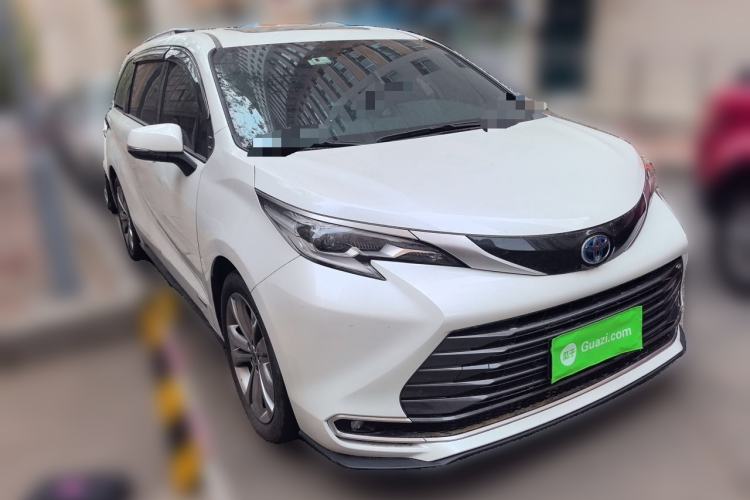 Used Toyota SIENNA 2021 2.5L Hybrid Premium Edition Front Right 45 Deg